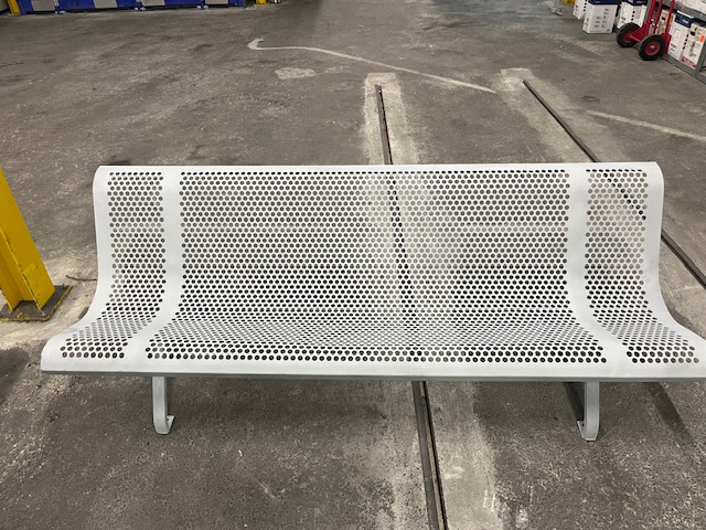 Banc métalique.